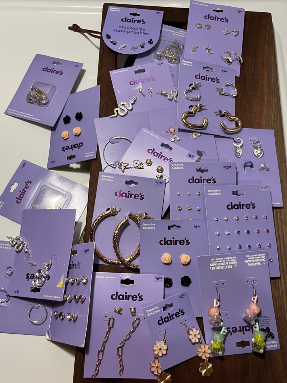 Over 20 pairs of new Claire's earrings and accessories -